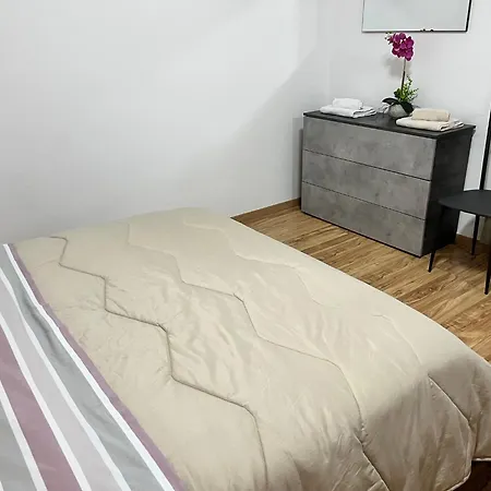 Apartmán Sweet 3 Bedrooms Free Parking